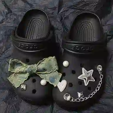 US8ACC Crocs DIY