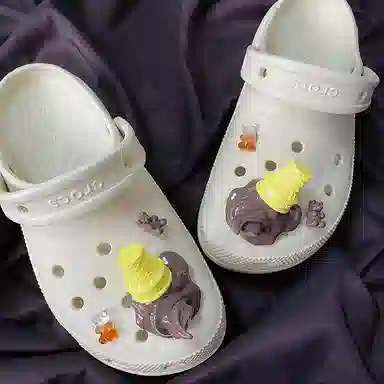 US8ACC Crocs DIY