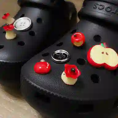 US8ACC CrocsDIY
