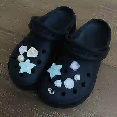US8ACC crocs