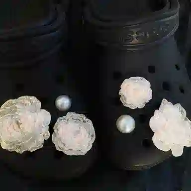 US8ACC crocs