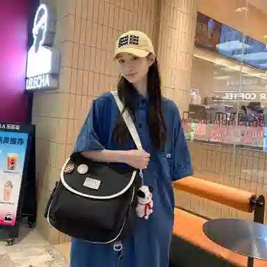 尼格尔 学生斜挎包女生单肩包韩版尼龙初中高中上课补习书包百搭包包 多色