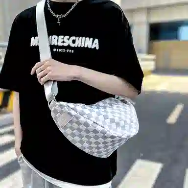 尼格尔 韩版棋盘格休闲饺子包运动机车包通勤超纤压纹面料单肩斜挎包 男女同款 多色