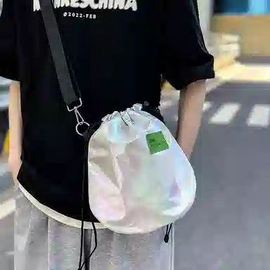 尼格尔 潮流抽绳超纤尼龙水桶包单肩斜挎包 男女同款 多色