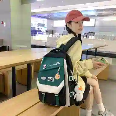 尼格尔大容量双肩背包休闲校园女生尼龙双肩包小学生初中生学生上课书包女多色