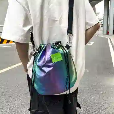 尼格尔 潮流抽绳超纤尼龙水桶包单肩斜挎包 男女同款 多色