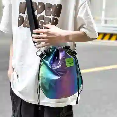 尼格尔 潮流抽绳超纤尼龙水桶包单肩斜挎包 男女同款 多色