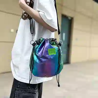 尼格尔 潮流抽绳超纤尼龙水桶包单肩斜挎包 男女同款 多色