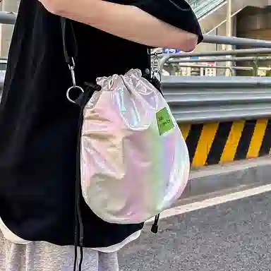 尼格尔 潮流抽绳超纤尼龙水桶包单肩斜挎包 男女同款 多色