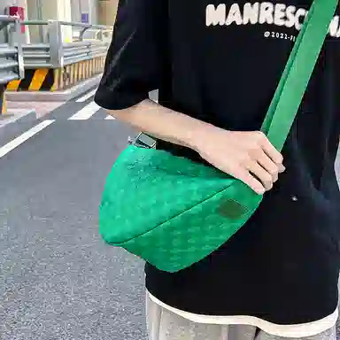 尼格尔 韩版棋盘格休闲饺子包运动机车包通勤超纤压纹面料单肩斜挎包 男女同款 多色