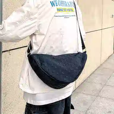 尼格尔 韩版棋盘格休闲饺子包运动机车包通勤超纤压纹面料单肩斜挎包 男女同款 多色