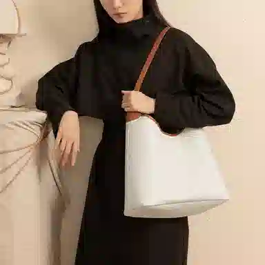 VANESSA HOGAN VH Hobo PVC