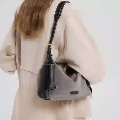 VANESSA HOGAN VH hobo
