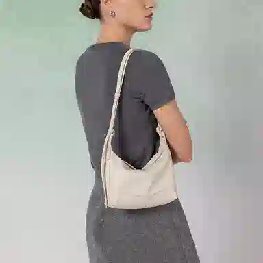 VANESSA HOGAN hobo