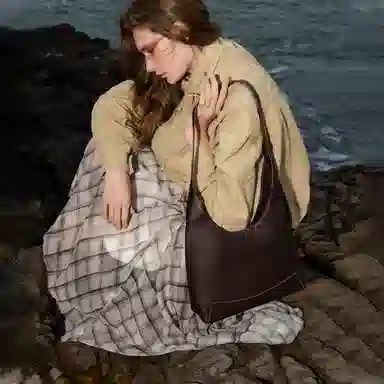 VANESSA HOGAN VH hobo