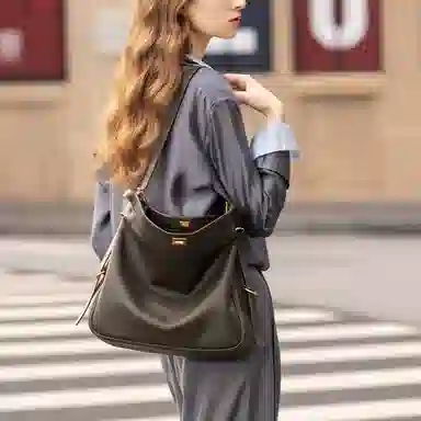 VANESSA HOGAN VH VH hobo