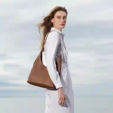 VANESSA HOGAN VH hobo