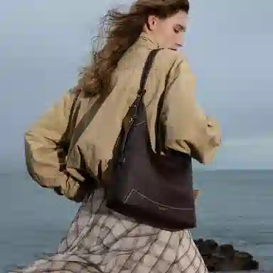 VANESSA HOGAN VH hobo