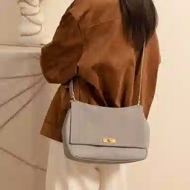 VANESSA HOGAN VH