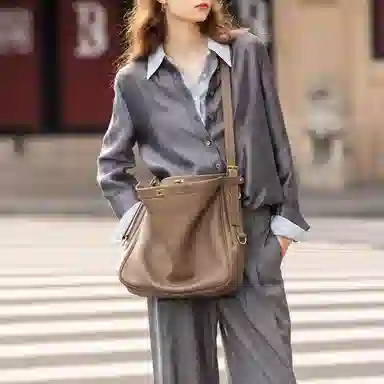 VANESSA HOGAN VH VH hobo