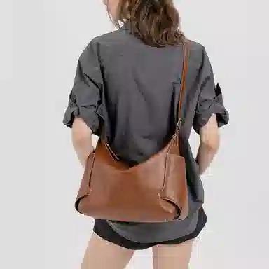 VANESSA HOGAN VH hobo