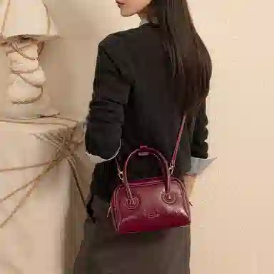 VANESSA HOGAN VH