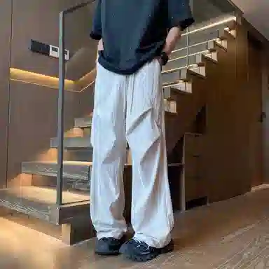 悍戈 美式复古高街阔腿微弹力百搭膝盖织带伞兵裤冰丝抽绳微喇褶皱设计感速干轻薄透气舒适简约松紧宽松纯色垂感直筒休闲裤 男女同款