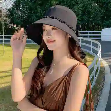 雅鹿优选 简约纯色轻奢感度假小香风夏季大檐显脸小遮阳时尚休闲 聚酯纤维 渔夫帽 女款