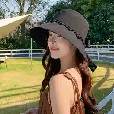 雅鹿优选 简约纯色轻奢感度假小香风夏季大檐显脸小遮阳时尚休闲 聚酯纤维 渔夫帽 女款