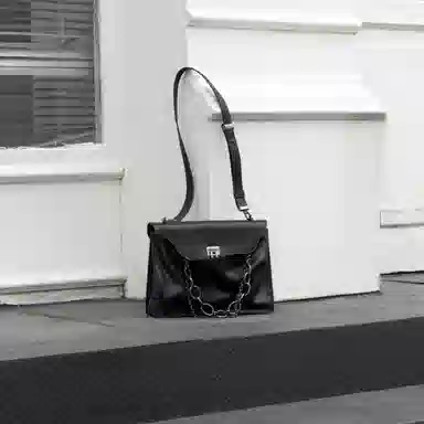 INJOYLIFE Medium Black Messenger Bag