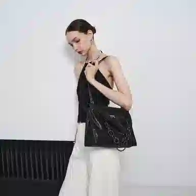 INJOYLIFE Medium Black Messenger Bag