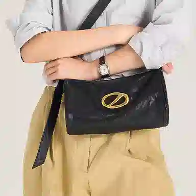 SUPERMERCY Pillow Bag墨黑色