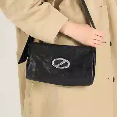 SUPERMERCY Pillow Bag墨黑色