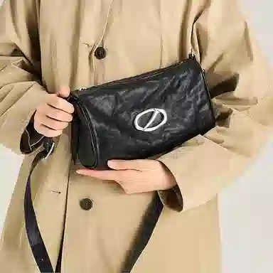 SUPERMERCY Pillow Bag墨黑色