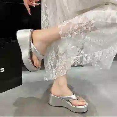 TAFN Platform Flip Flops