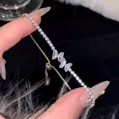 星珍思 爆闪星蝶 梦幻甜美轻奢小众设计感灵动锆石蝴蝶手饰 在逃公主闪耀招财蝴蝶腕饰#好运 合金 手链 女款