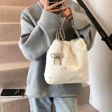 度森袋鼠 高级感时尚百搭休闲简约 毛绒 单肩包 女款 米白色/灰色/黑色/卡其色