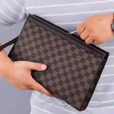 Dusen Kangaroo Clutch Black/Brown