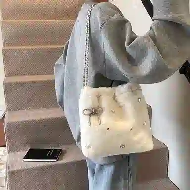 度森袋鼠 高级感时尚百搭休闲简约 毛绒 单肩包 女款 米白色/灰色/黑色/卡其色