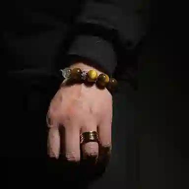 MOUNTAINS AND MANS 16mm