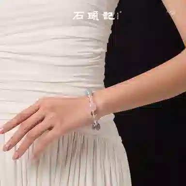石头记 原创设计师款 多彩白雪 晶莹剔透 温润柔和细腻 净心 清冷氛围感 礼盒款天然 白水晶 手串 女款
