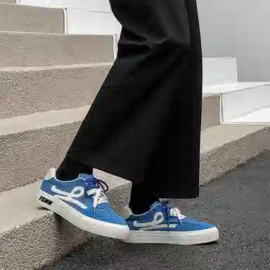 FCMM Canvas Sneakers