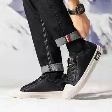 CARTELO Low Top Sneakers