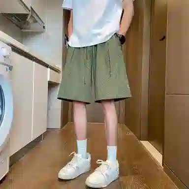 美式潮牌肌理感设计青春时尚宽松舒适简约个性百搭流五分薄款凉裤泡纱速干轻冰丝透气纯色夏季休闲短裤 男女同款