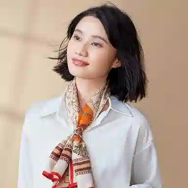 SILKUEEN Silk Scarf