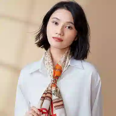 SILKUEEN Silk Scarf