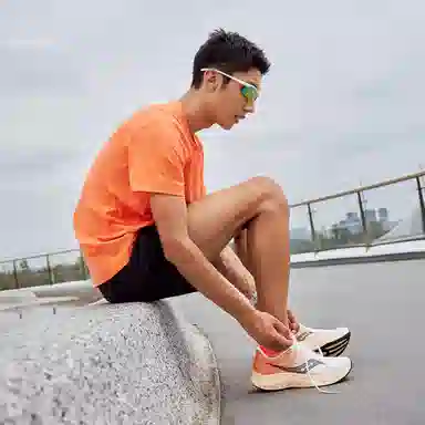 Saucony Tide 2 White Orange Black