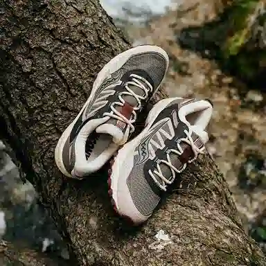 Saucony GRID PEAK