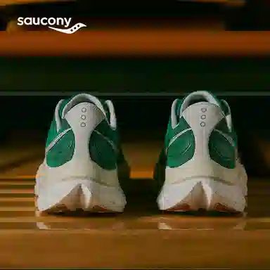 Saucony Endorphin Speed 4 Green White