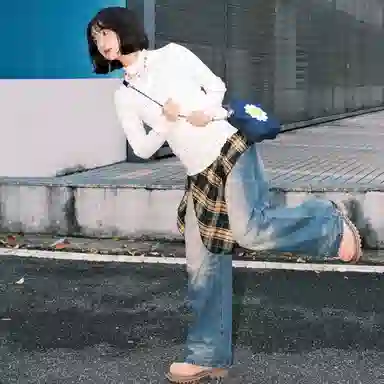 Lee x Smiley Crossbody Bag